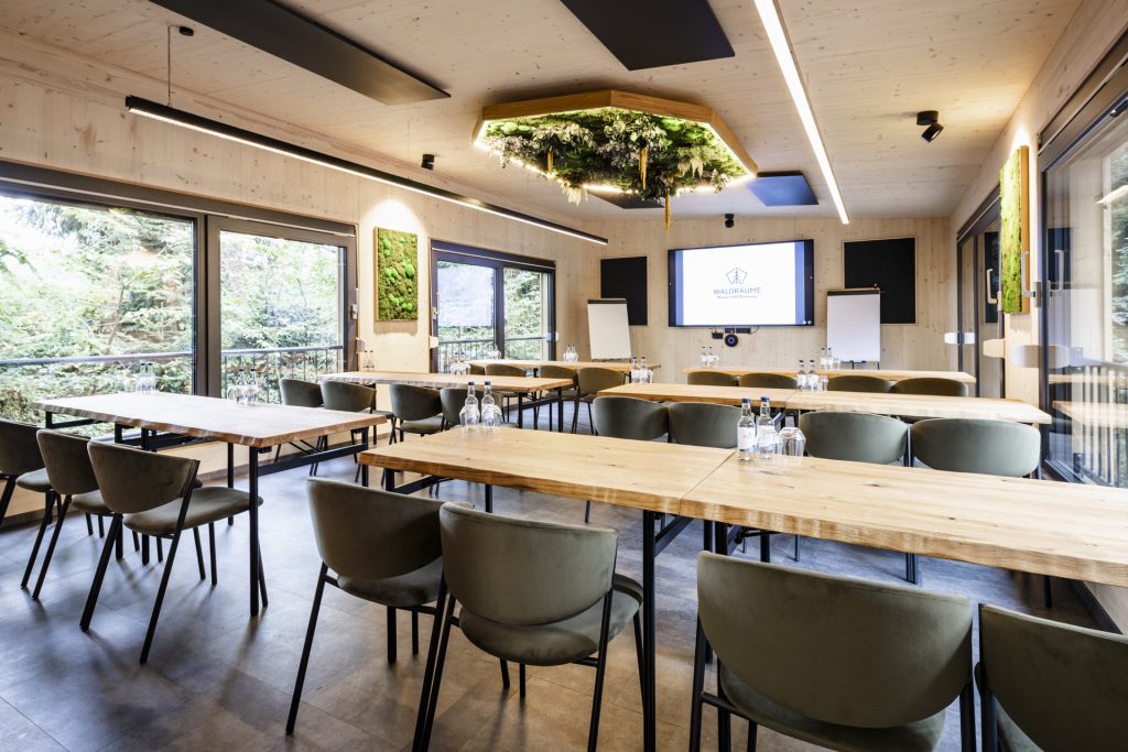 Bestuhlung Tische mit Stühlen